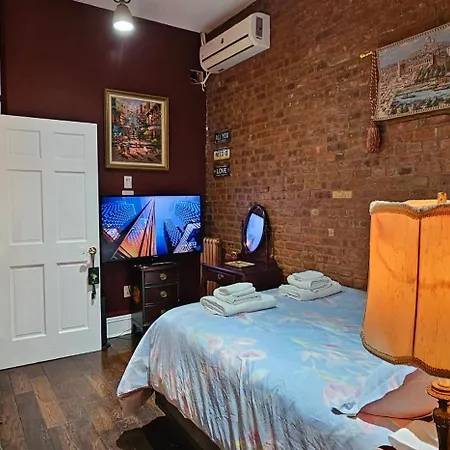 Luxurious At Colonial Townhouse *