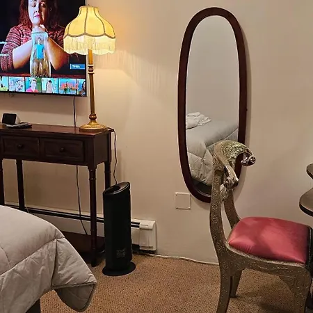 Luxurious At Colonial Townhouse New York