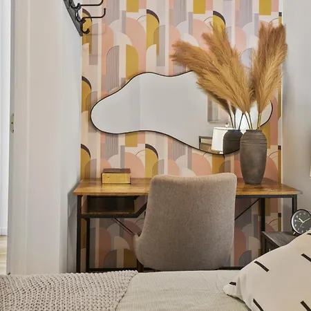 Designer 2 Bedroom Comfort Near Park