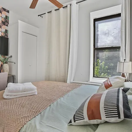 Designer 2 Bedroom Comfort Near Park New York