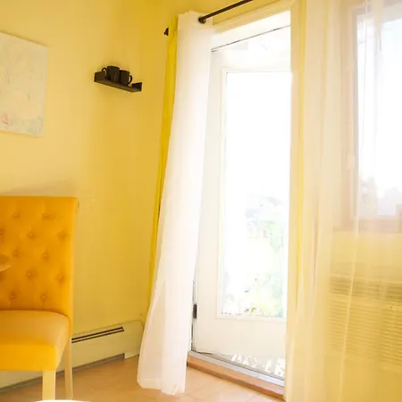 Brightonbeach3-room W & Balcony *