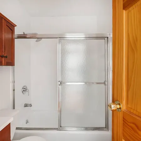 26-2b Gramercy Large 1br Wd In Unit Courtyard Apartment