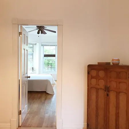 Serene Brooklyn Escape Near Cafes & Park, Sleeps 5 * New York