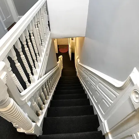 Serene Brooklyn Escape Near Cafes & Park, Sleeps 5 * New York