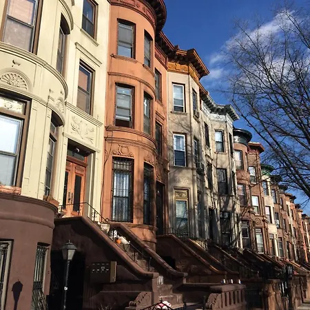 Serene Brooklyn Escape Near Cafes & Park, Sleeps 5