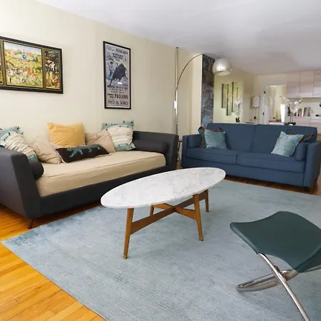 Brooklyn, Garden, Spacious, Great Location, 1 Stop To Manhattan *