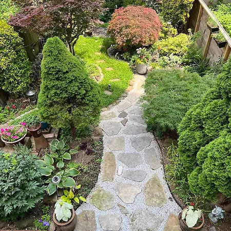 Brooklyn, Garden, Spacious, Great Location, 1 Stop To Manhattan * New York