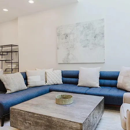 Holiday home Private Beautiful Townhome W Zen Garden New York
