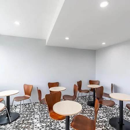 Days By Wyndham Chinatown Hotel