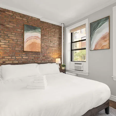 Stylish In Trendy East Village *