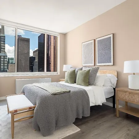 Chic Nyc Steps From Times Square With 2 Bedroom Apartment New York