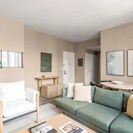 Chic Nyc Steps From Times Square With 2 Bedroom