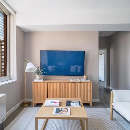 Apartment Chic Nyc Steps From Times Square With 2 Bedroom *