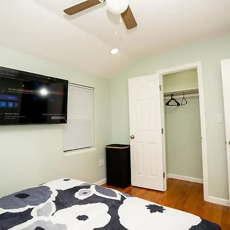 A Cozy Serene 3 Bdr, 2 Full Baths Near Jfk & Laguardia Airport * New York