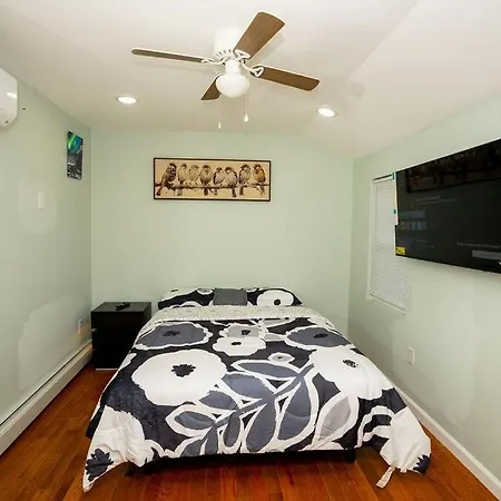 A Cozy Serene 3 Bdr, 2 Full Baths Near Jfk & Laguardia Airport * New York
