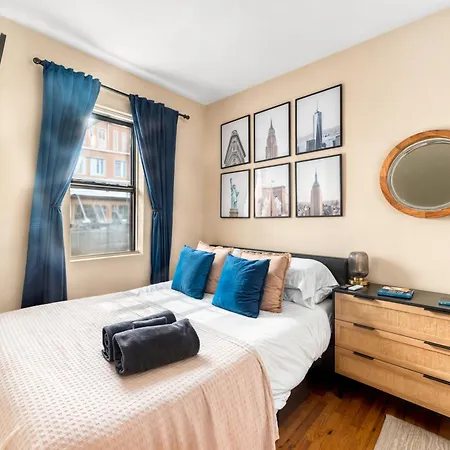 Stylish 2 Bedroom In Chelsea Apartment *
