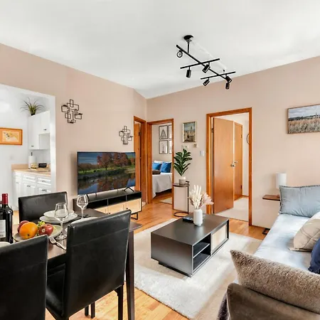 Stylish 2 Bedroom In Chelsea Apartment