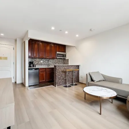 Ramada By Wyndham Flushing Queens