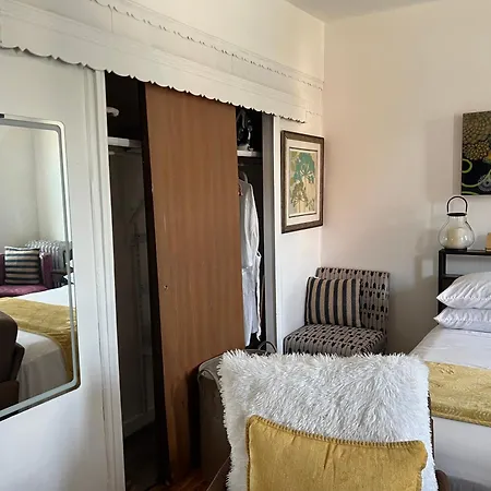Santa Cruise And Hospitality Homestay