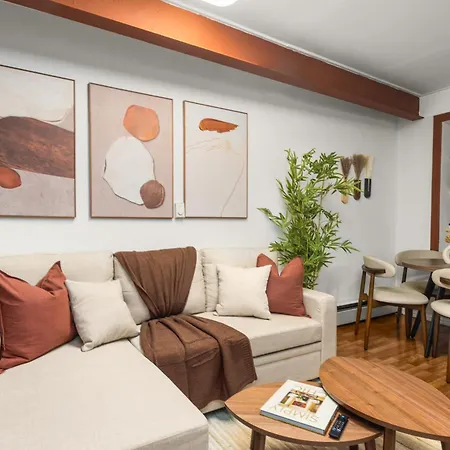 Chic Modern Unit In Nyc *
