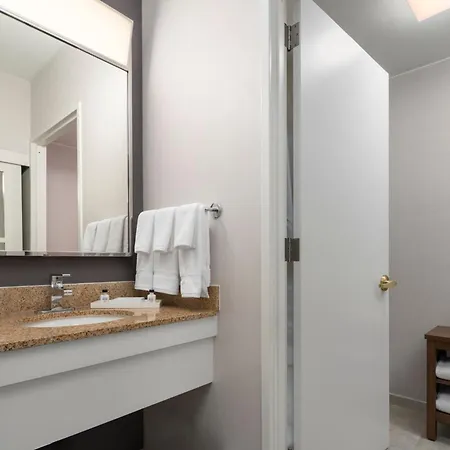 Hotel Courtyard Manhattan/midtown East 4*