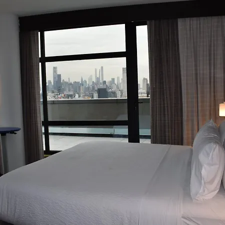 Express Long Island E - By Ihg Hotel New York