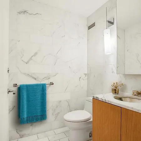 Luxury Steps To Rockefeller Center Apartment *
