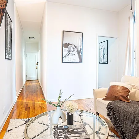 Chic 2bd Upper East Side Retreat New York