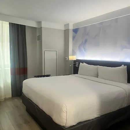 Four Points By Sheraton Downtown