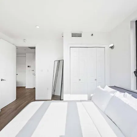 Space Age Soho Penthouse Private Balcony With Bbq Apartment