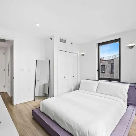 Apartment Space Age Soho Penthouse Private Balcony With Bbq