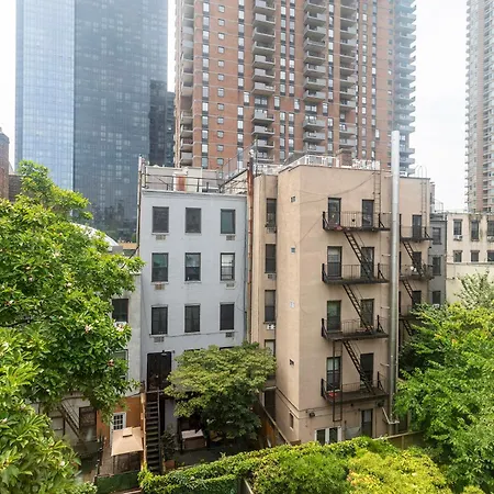 Little Manhattan 5 Min Walk To Times Square Private Bathroom World Cup 2026 Ready Homestay
