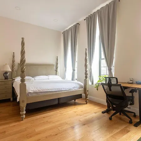 Homestay Little Manhattan 5 Min Walk To Times Square Private Bathroom World Cup 2026 Ready