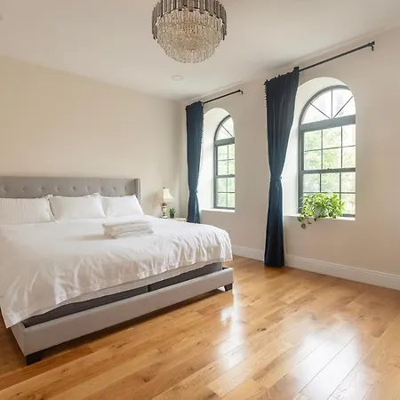 Little Manhattan 5 Min Walk To Times Square Private Bathroom World Cup 2026 Ready Homestay New York