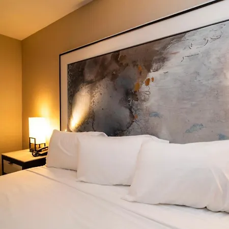 Nova Bronx Hotel
