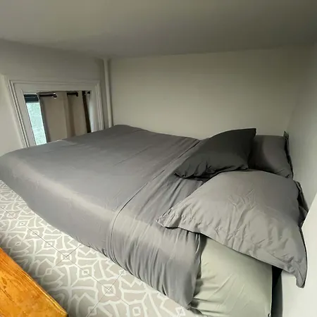 Renovated In Union Square Apartment