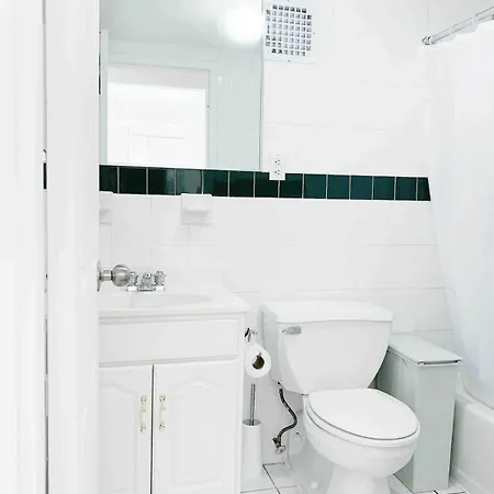 Sunny & Spacious Duplex In Lower East Side *