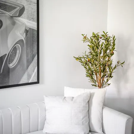Bright 1br Escape In Lower East Side Nyc * New York