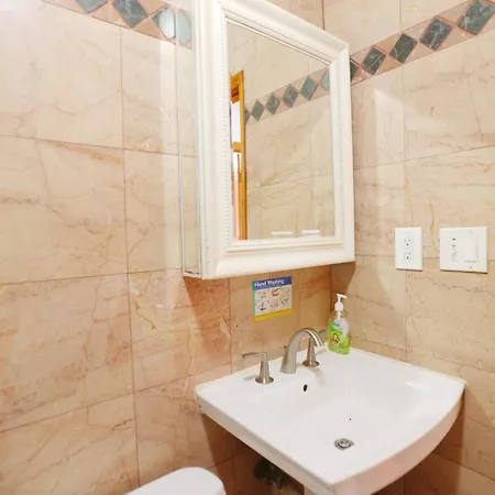 Apartment Family-friendly 3 Bedroom In Nyc! *