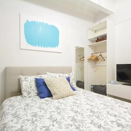 Massive  4 Bedroom 15min From Times Square Apartment