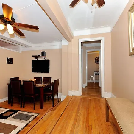 East Side 3 Bedroom And 2 Bathroom Apartment *