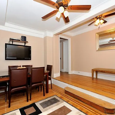 East Side 3 Bedroom And 2 Bathroom Apartment *