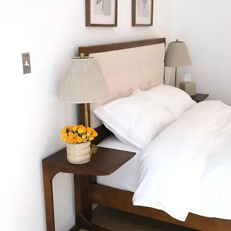 Homestay Brooklyn Hideaway *