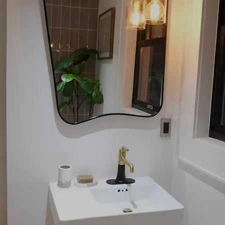 Homestay Brooklyn Hideaway