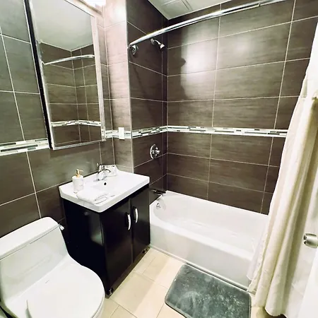 Prime Stylish Three Bedrooms Apartment *