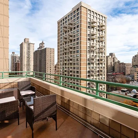 Contemporary 2 Bed 2 Bath Bright And Sunny New York