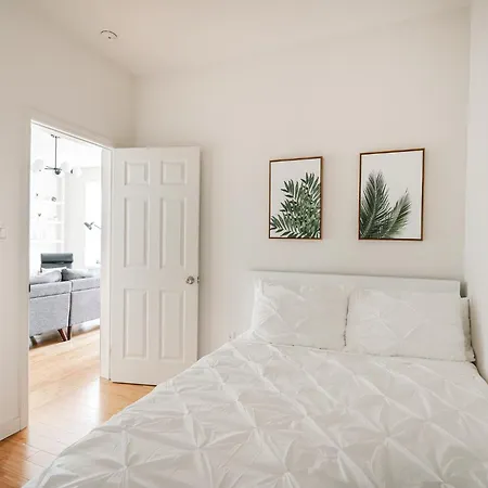 Beautiful 3 Bedroom Unit In Prime Location New York