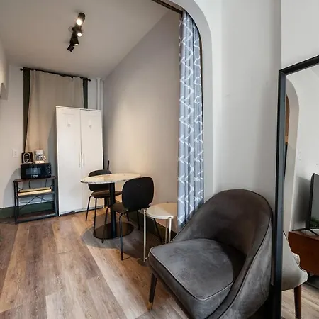 Cozy 2br In Nyc! Lenox Hill!, June To Aug 90 Days Required *