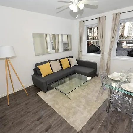 Amazing 4 Bedroom 1 Bth Laundry Dishwasher, June To Aug 90 Days Required