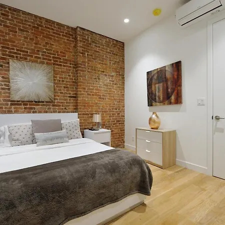 Spacious 2br 2ba With Rooftop Walk To Times Square, June To Aug 90 Days Required Apartment New York
